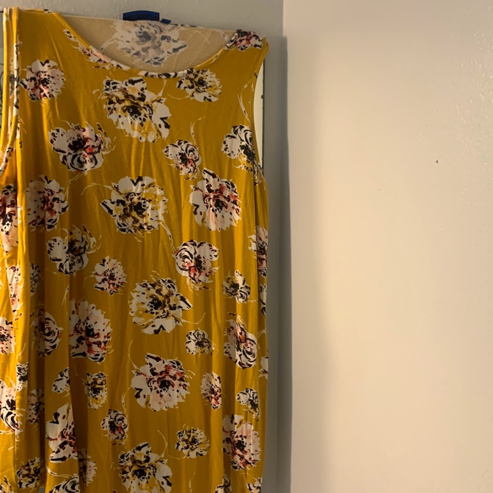 Woman  shirt it is good to go out and it is casual wear.